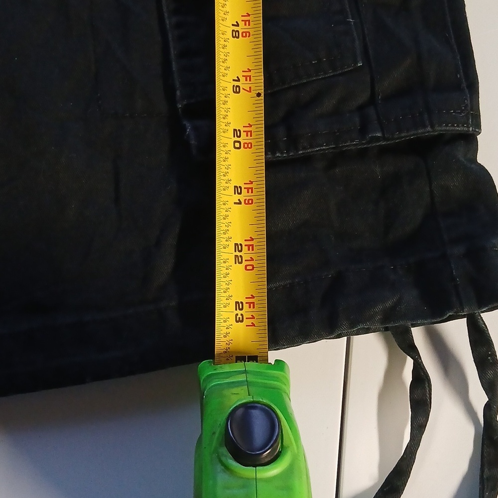 Regal Wear Men's Black Cargo Shorts - Picture 4 of 8